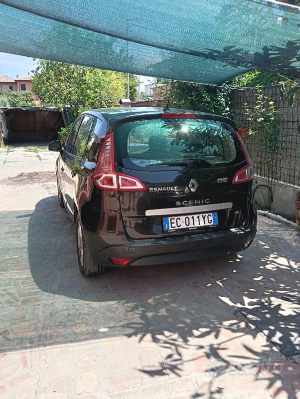 Usata Renault Scénic III 110 CV (80 kW) 2010 Nero Monovolume