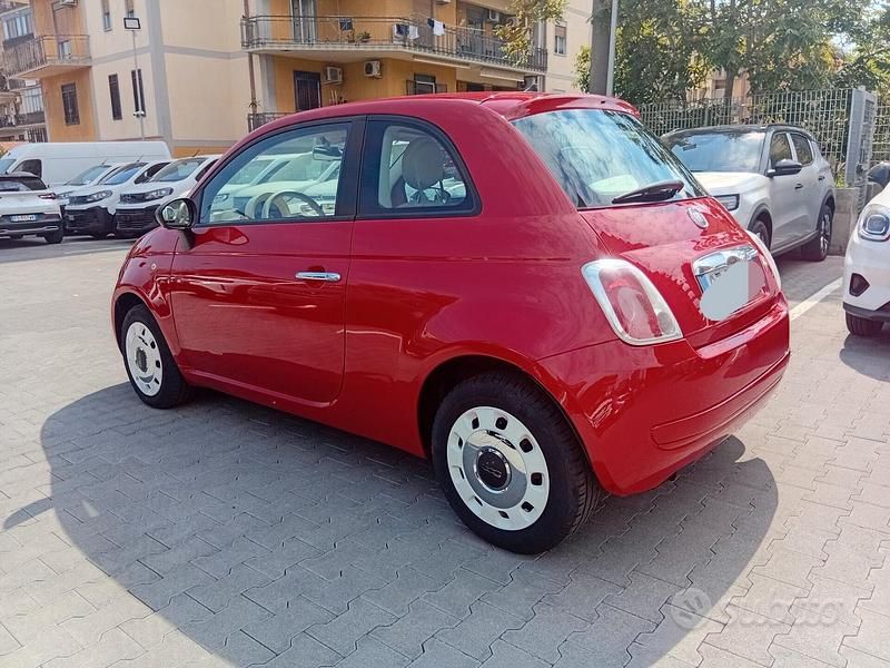 Begagnad Fiat 500 Pop Star 69 HK (50 kW) 2012 Röd Sedan