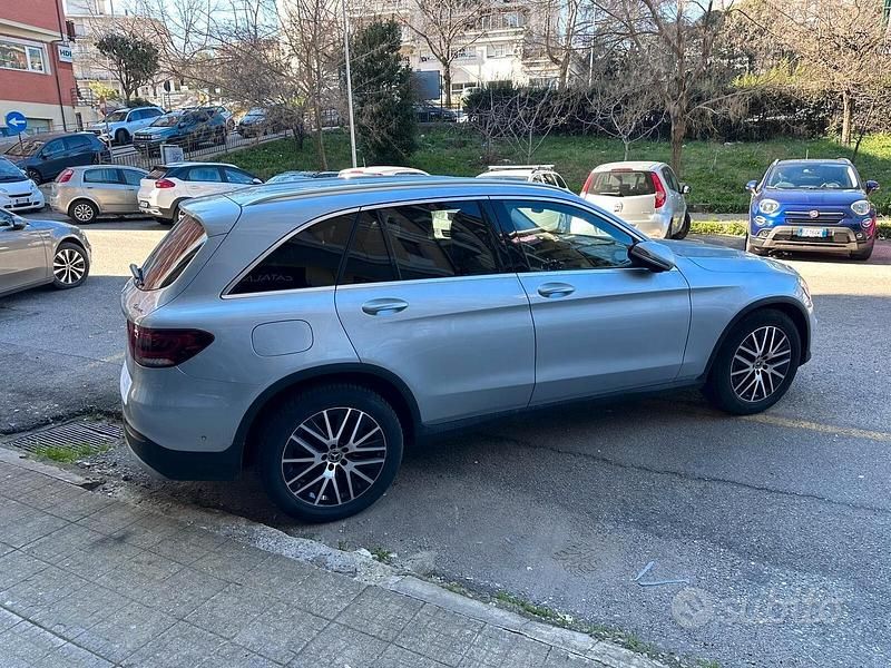 Usata Mercedes GLC220 194 CV (142 kW) 2021 Grigio SUV