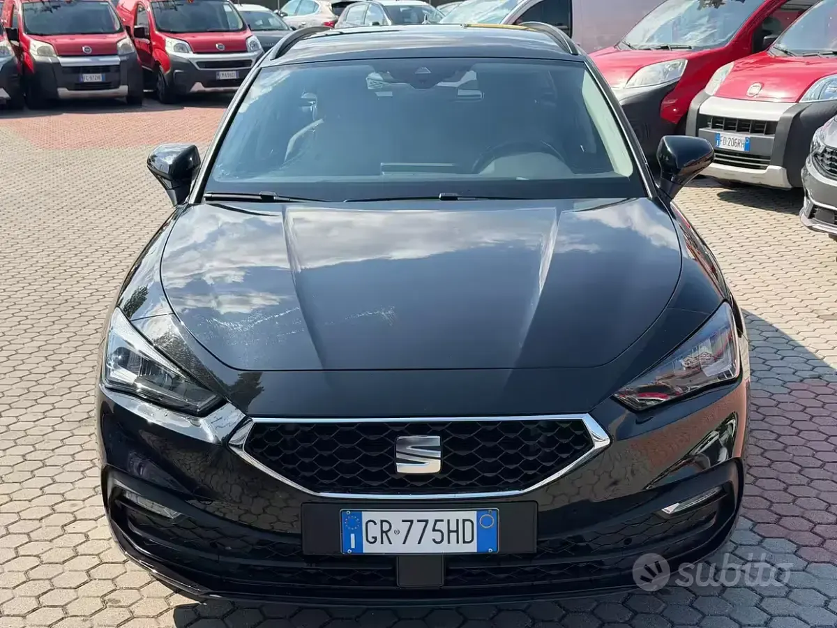 Usata Seat Leon Style 115 CV (84 kW) 2023 Nero Station wagon