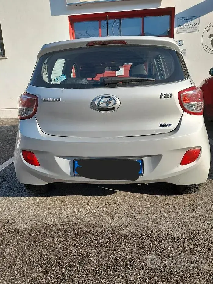Usata Hyundai i10 69 CV (50 kW) 2015 Grigio Utilitaria