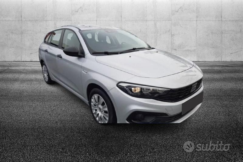 Usata Fiat Tipo City Life 131 CV (96 kW) 2021 Grigio metallizzato Berlina