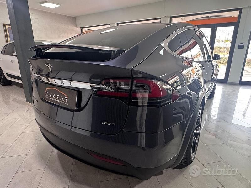 Usata Tesla Model X 386 kW (525 CV) 2018 Grigio SUV