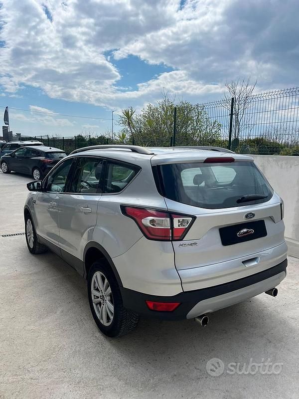 Usata Ford Kuga S 120 CV (88 kW) 2017 Grigio SUV