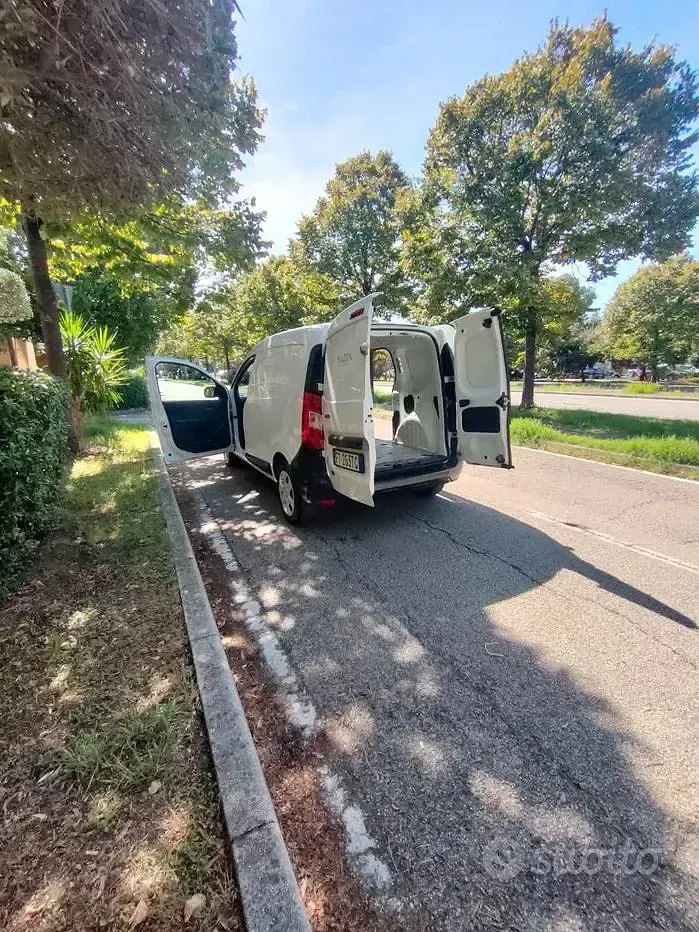 Usata Dacia Dokker 75 CV (55 kW) 2019 Bianco Monovolume