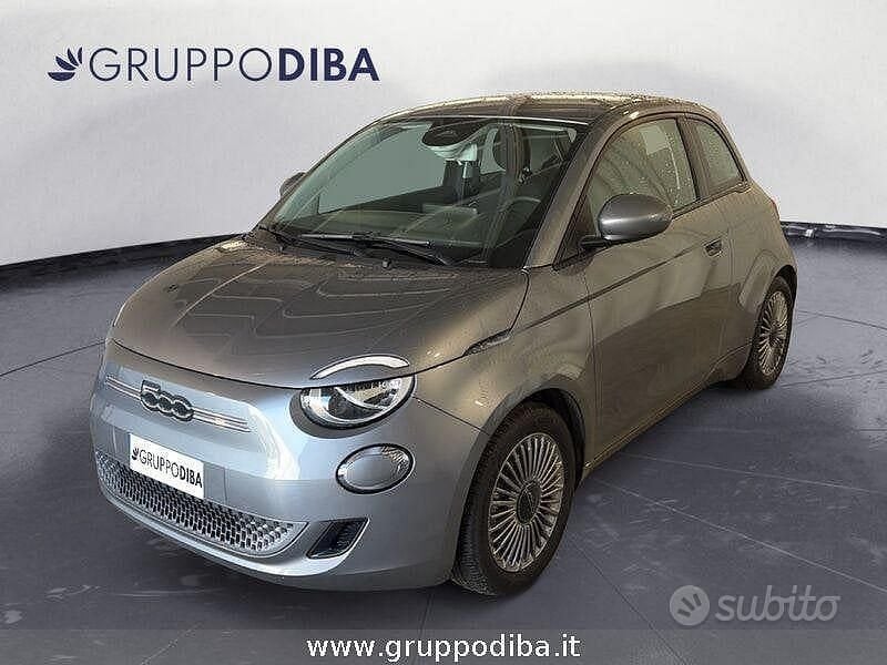 Usata Fiat 500e Pop 69 kW (95 CV) 2024 Grigio Berlina