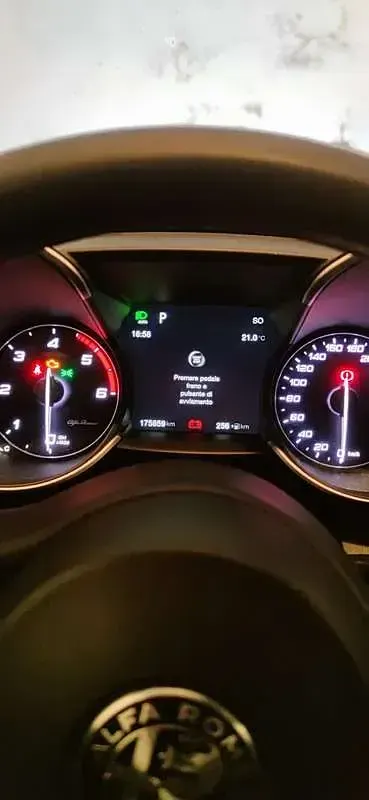 Usata Alfa Romeo Giulia Super 179 CV (131 kW) 2017 Berlina