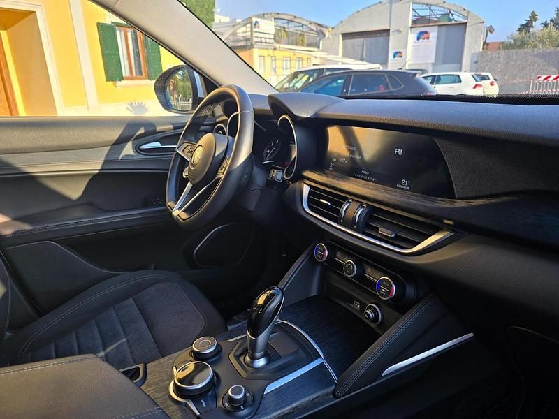 Usata Alfa Romeo Stelvio Tech Edition 160 CV (117 kW) 2019 Bianco SUV