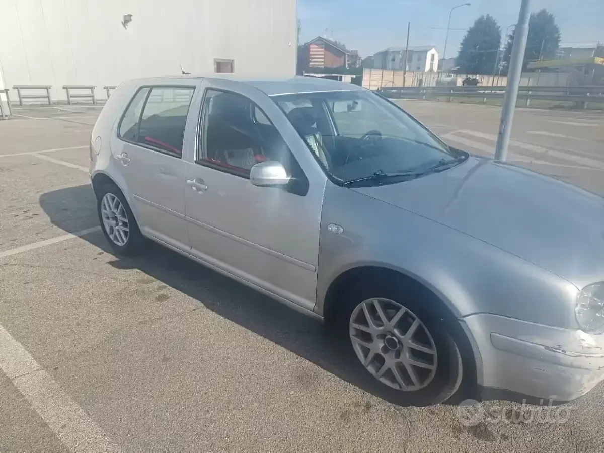 Usata VW Golf IV 130 CV (95 kW) 2003 Berlina