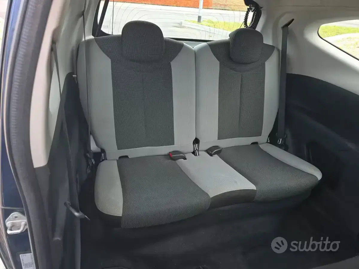 Usata Toyota Aygo X-play 69 CV (50 kW) 2015 Bluazzurro Utilitaria