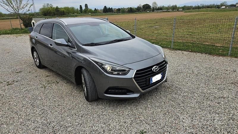 Usata Hyundai i40 141 CV (103 kW) 2017 Grigio Station wagon