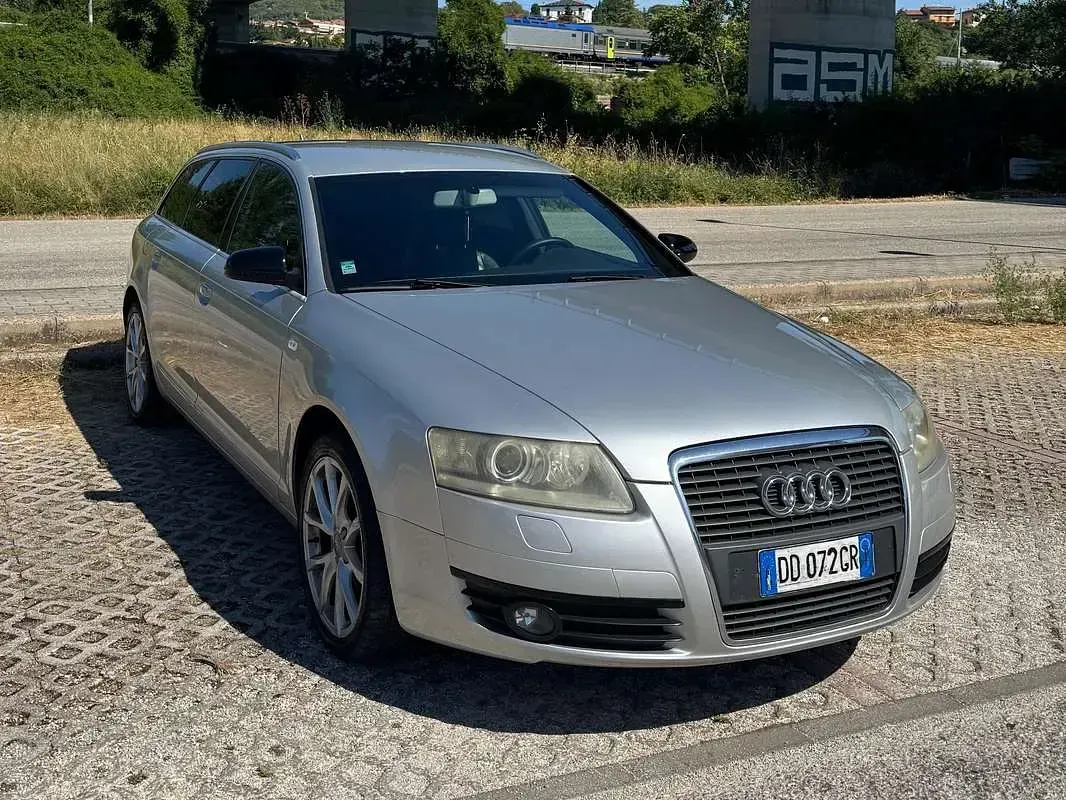 Usata Audi A6 Ambiente 140 CV (102 kW) 2006 Argento Station wagon