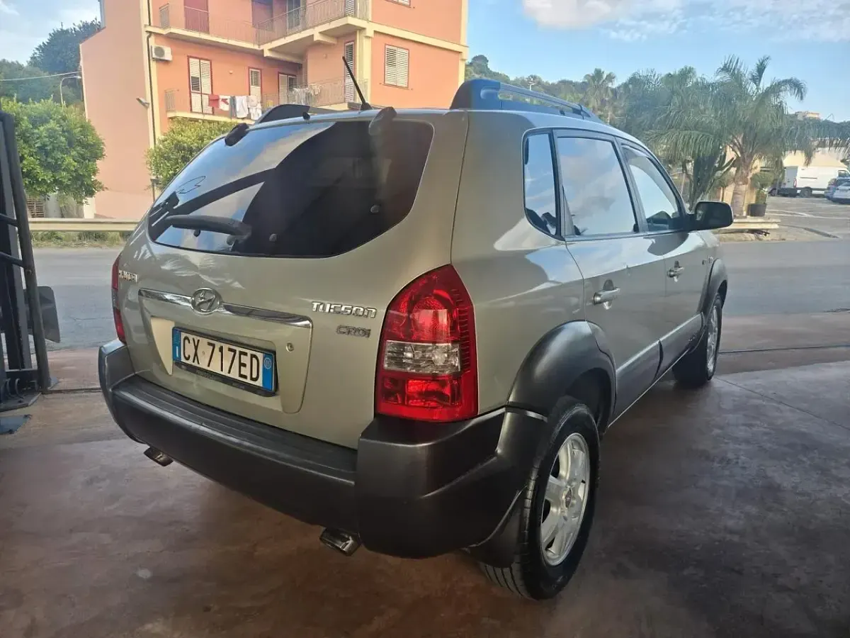 Usata Hyundai Tucson Dynamiq 112 CV (82 kW) 2005 Grigio SUV
