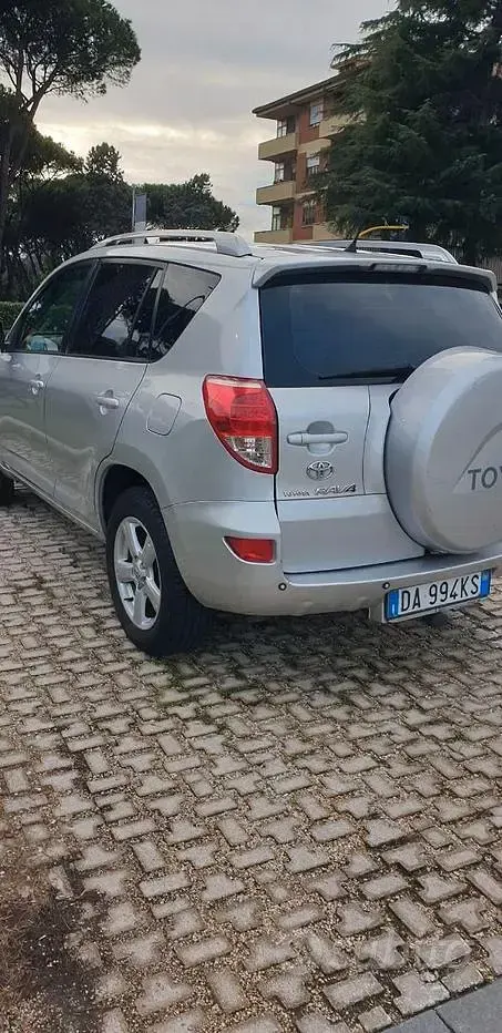 Usata Toyota RAV4 136 CV (100 kW) 2006 Grigio SUV