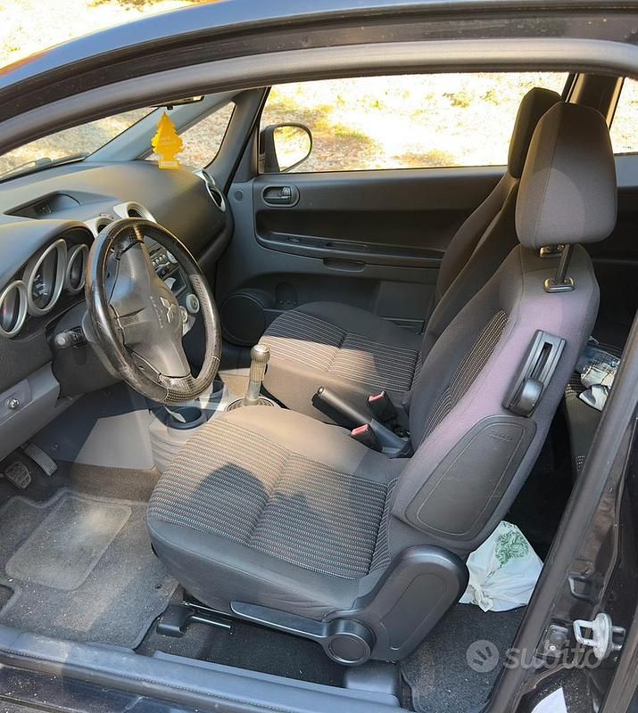 Usata Mitsubishi Colt 75 CV (55 kW) 2008 Nero Berlina