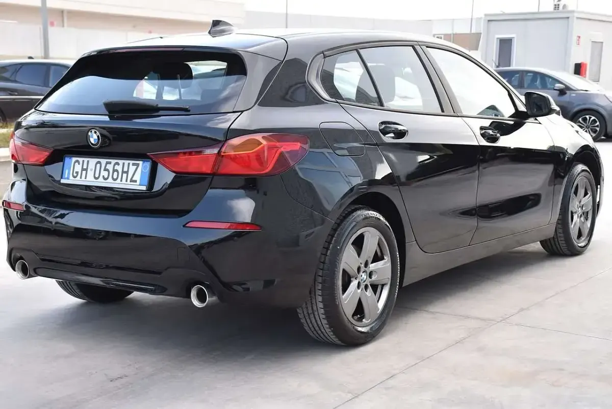 Usata BMW 118 Advantage 150 CV (110 kW) 2021 Nero Berlina