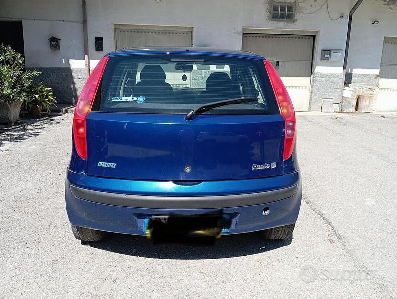 Usata Fiat Punto 80 CV (58 kW) 2002 Blu Utilitaria