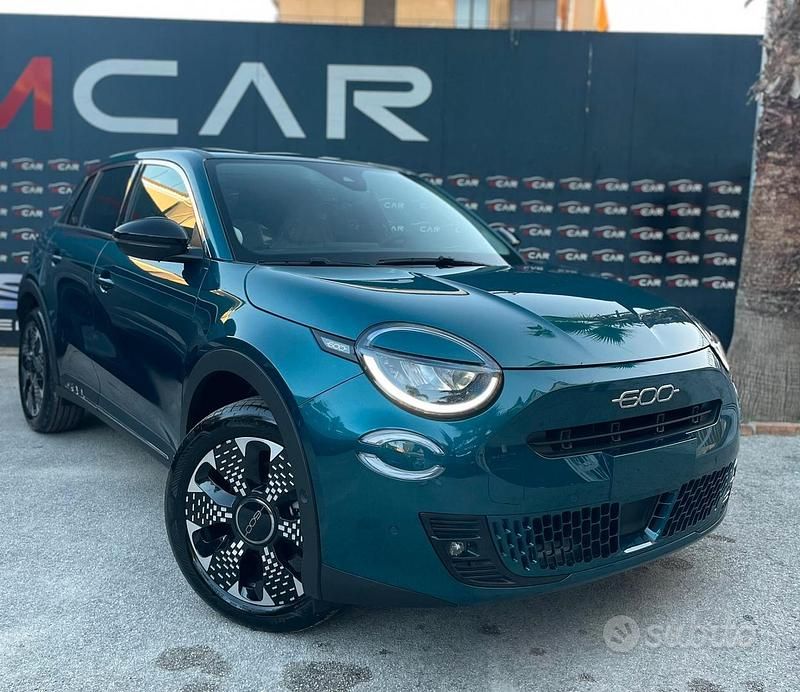 Verde Nuova 2025 Fiat 600 La Prima Station wagon | 25.490 € - Immagine 1/4