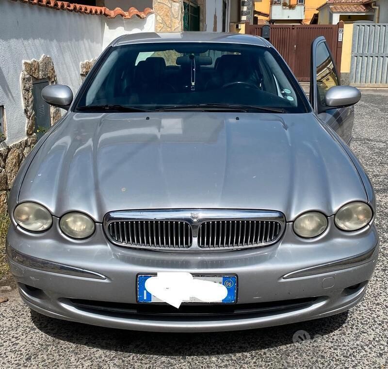 Usata 2006 Jaguar X-type Tre volumi | 3800 € (Buon prezzo) - Immagine 1/4