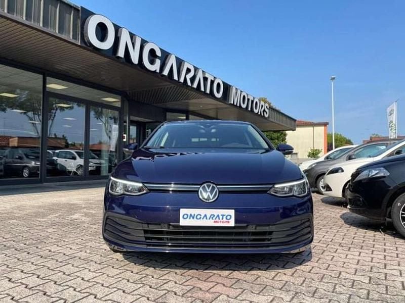 Usata VW Golf VIII Life 116 CV (85 kW) 2020 Blu/azzurro Utilitaria