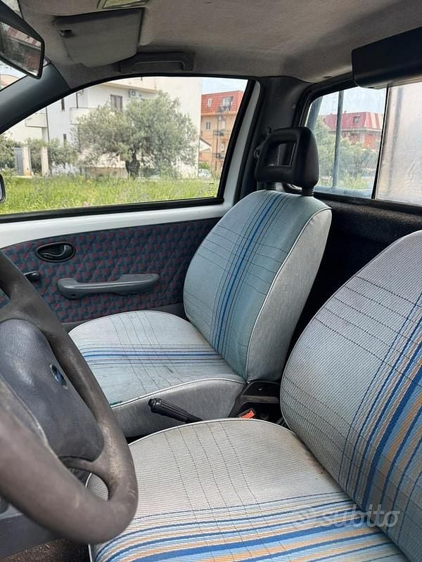 Usata Fiat Strada 69 CV (50 kW) 2000 Bianco Pick-up