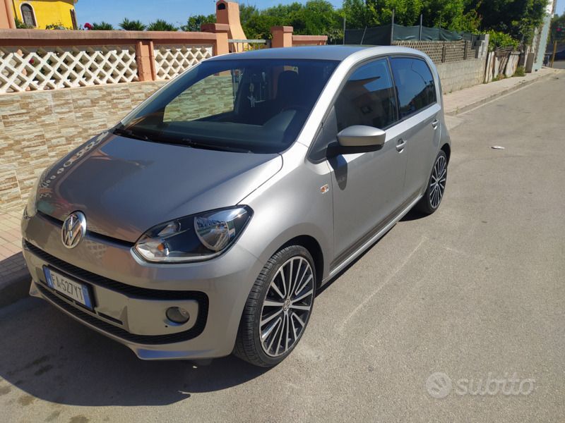 Usata VW up! CLUB 60 CV (44 kW) 2015 Grigio Utilitaria