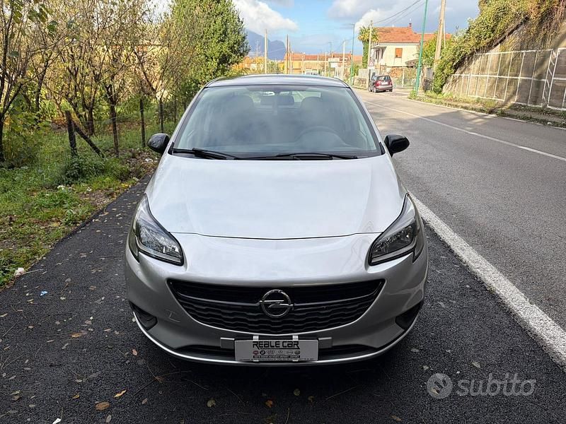 Grigio Usata 2017 Opel Corsa Tre volumi | 5499 € (Buon prezzo) - Immagine 1/4
