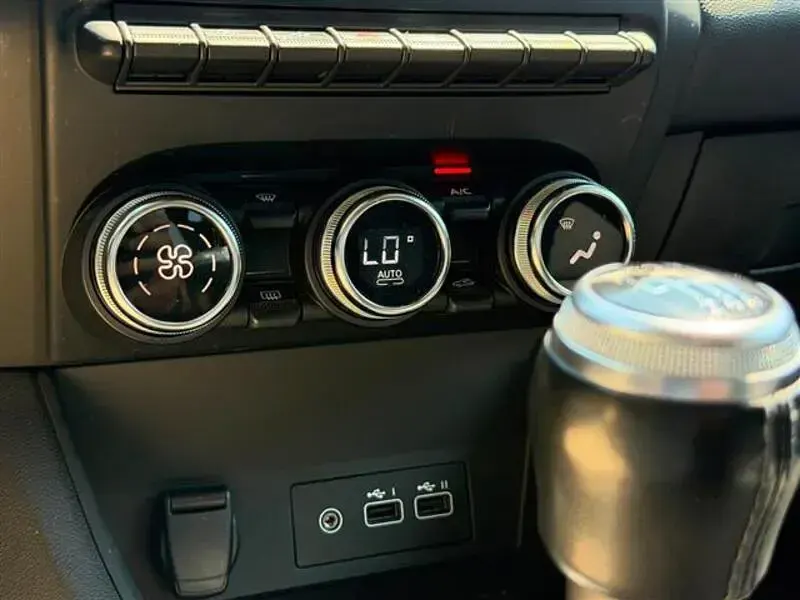 Usata Renault Captur Techno 101 CV (74 kW) 2023 Rosso SUV