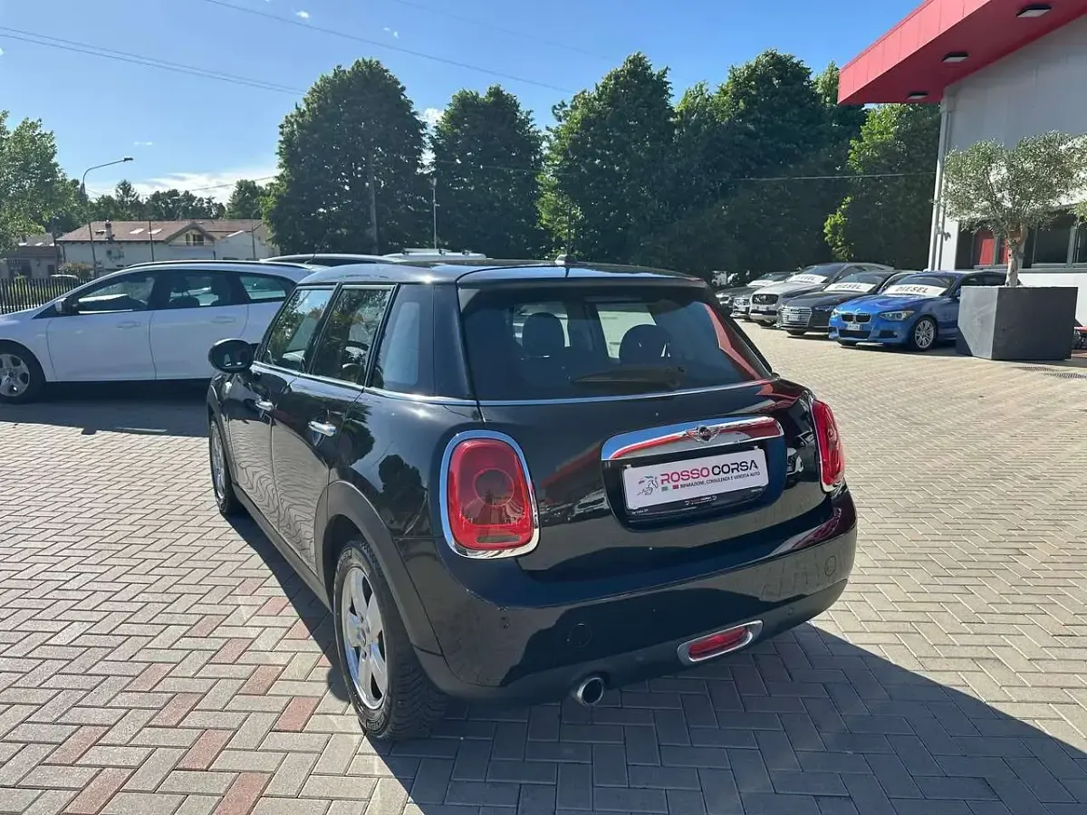 Usata Mini One D Business 95 CV (69 kW) 2016 Nero Utilitaria