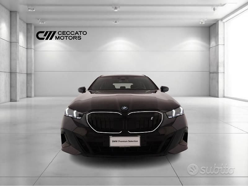 Usata BMW i5 M Sport 289 kW (394 CV) 2024 Nero Station wagon
