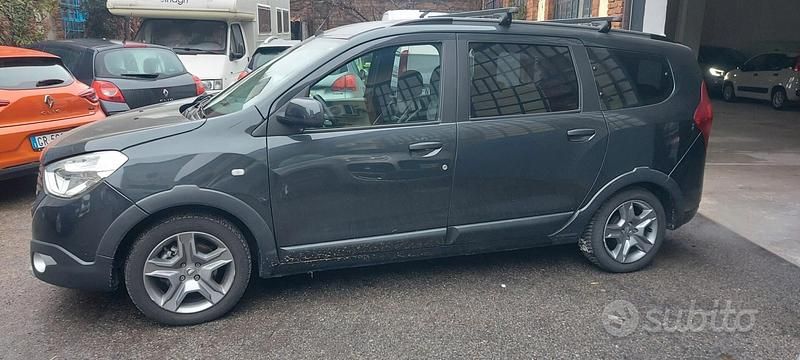 Usata Dacia Lodgy Stepway 116 CV (85 kW) 2021 Grigio Monovolume