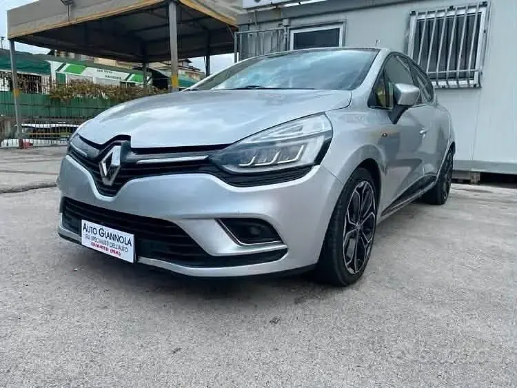 Second-hand Renault Clio IV 75 CP (55 kW) 2018 Gri Berlinǎ