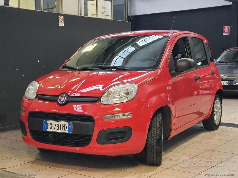 Usata Fiat Panda Easy 69 CV (50 kW) 2019 Rosso Utilitaria