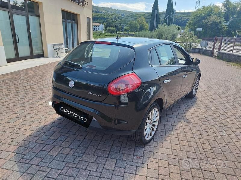 Usata Fiat Bravo 105 CV (77 kW) 2010 Nero Utilitaria