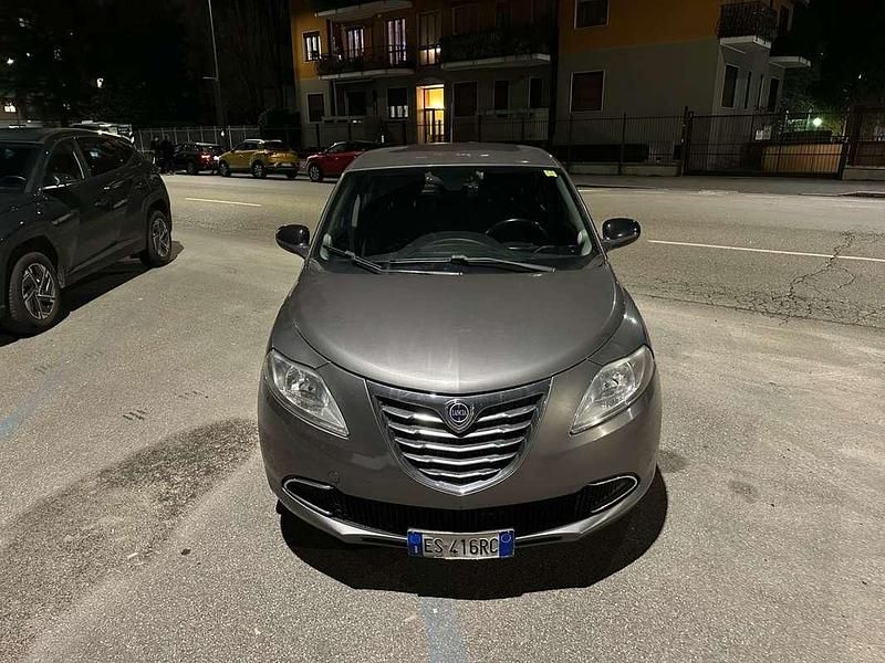 Usata Lancia Ypsilon Silver 69 CV (50 kW) 2013 Utilitaria