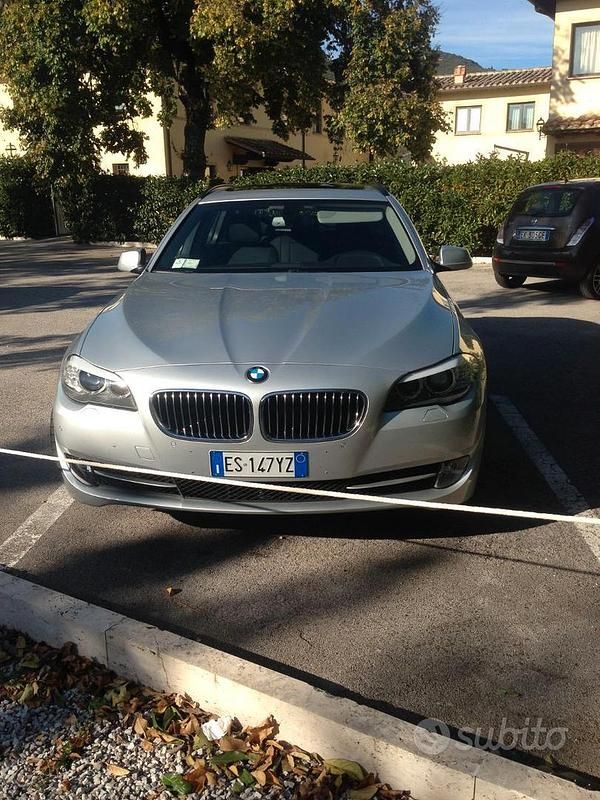 Grigio Usata 2011 BMW 520 Station wagon | 8000 € (Buon prezzo) - Immagine 1/4