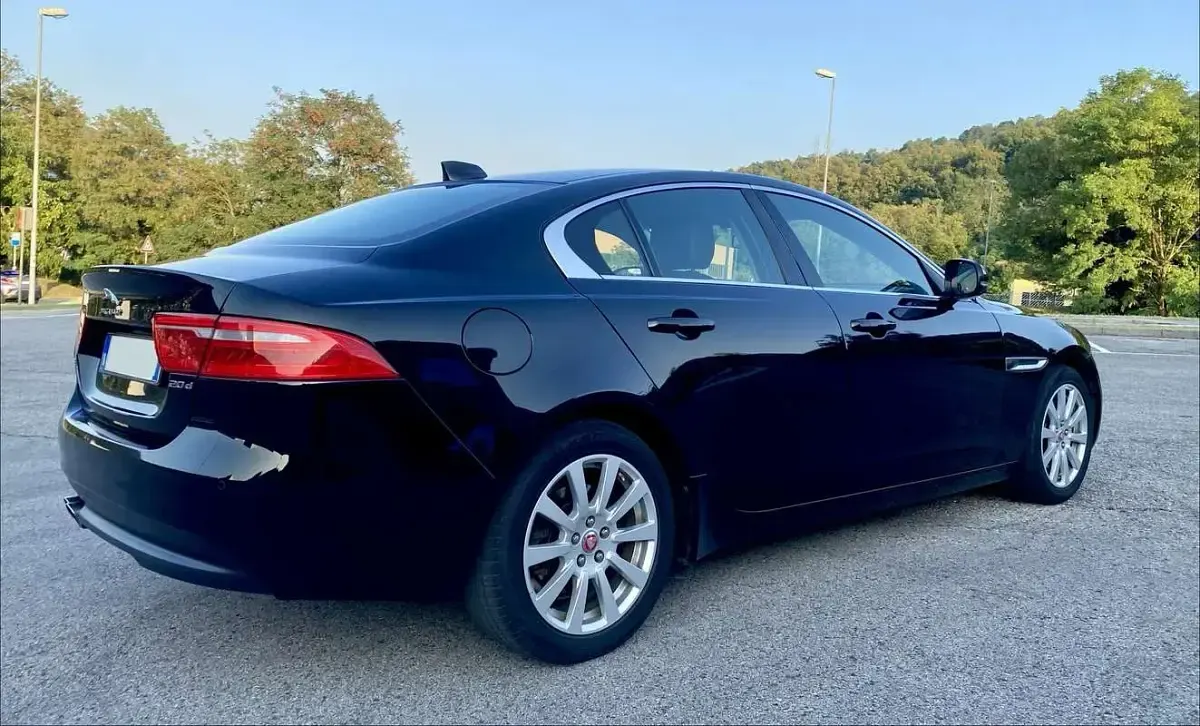 Usata Jaguar XE Business Edition 180 CV (132 kW) 2016 Nero Berlina