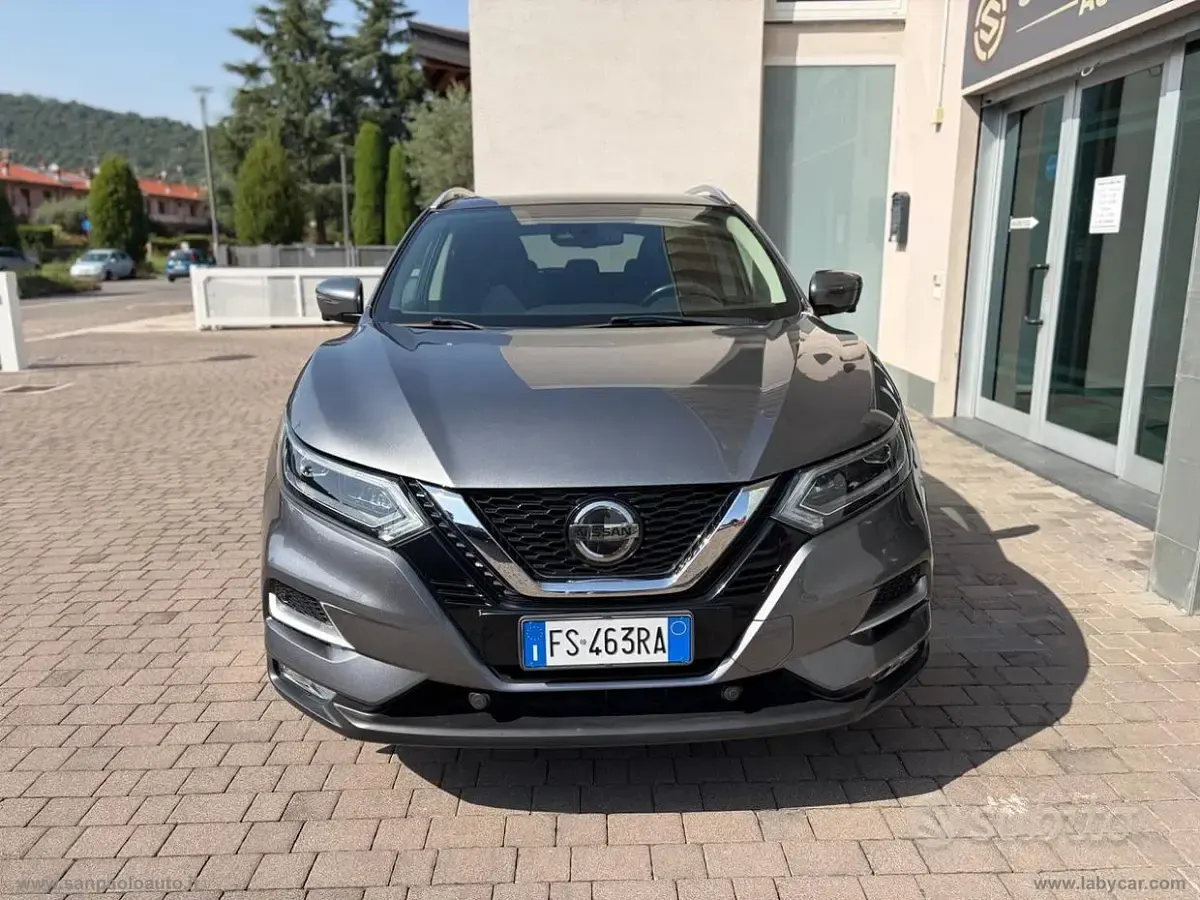 Usata Nissan Qashqai N-Connecta 110 CV (80 kW) 2018 Grigio SUV