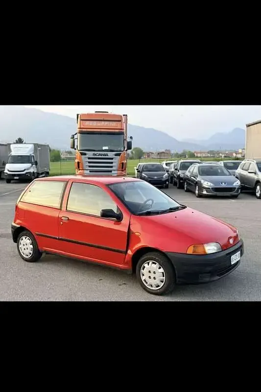 Usata Fiat Punto 60 CV (44 kW) 1998 Berlina