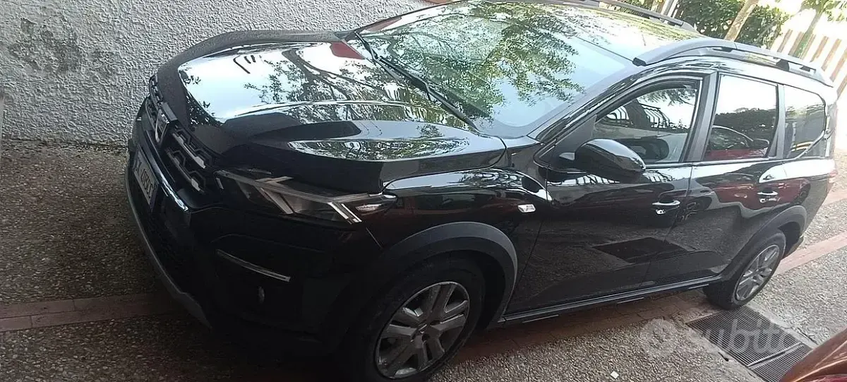 Usata Dacia Jogger 101 CV (74 kW) 2022 Nero Monovolume