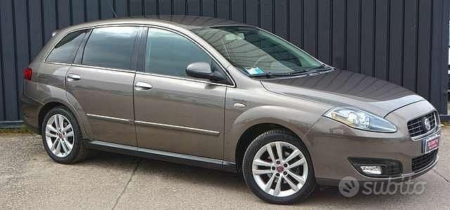 Usata Fiat Croma Emotion 147 CV (108 kW) 2011 Grigio Berlina