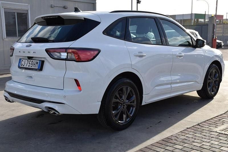 Usata Ford Kuga ST-Line 120 CV (88 kW) 2022 Bianco SUV