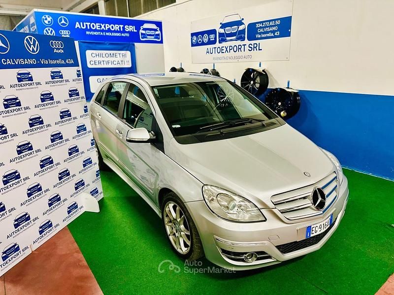 Usata Mercedes B200 140 CV (102 kW) 2010 Argento Monovolume