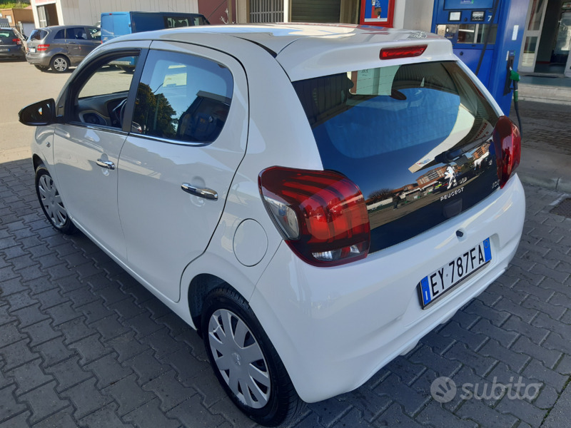 Usato 2015 Peugeot 108 1.2 Benzin 82 CV (7.450 €)