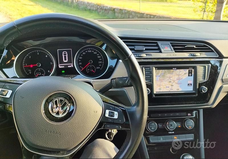 Usata VW Touran Business 110 CV (80 kW) 2016 Bianco Monovolume