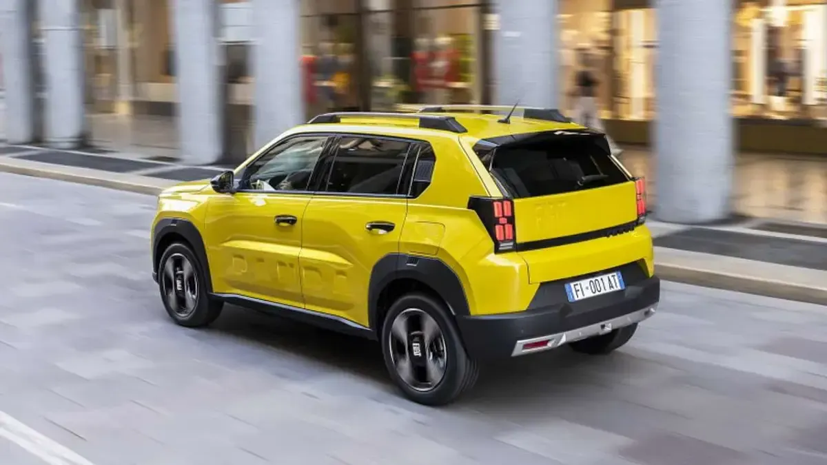Nuova Fiat Grande Panda La Prima 110 CV (80 kW) 2025 Argento Utilitaria