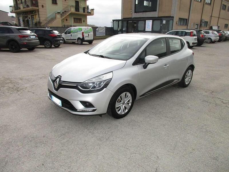 Usata Renault Clio IV Business 90 CV (66 kW) 2019 Argento Berlina