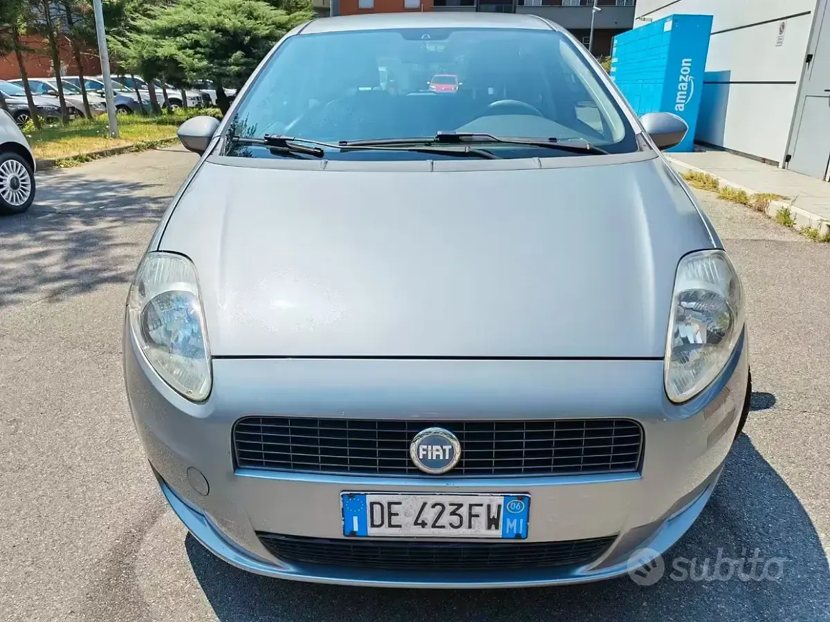 Usata Fiat Grande Punto 65 CV (47 kW) 2006 Grigio Utilitaria