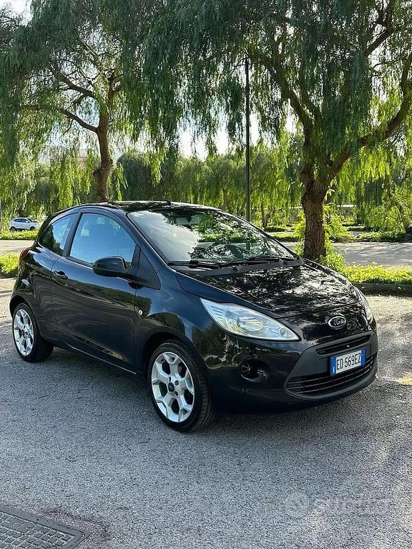 Usata Ford Ka 75 CV (55 kW) 2010 Nero Utilitaria