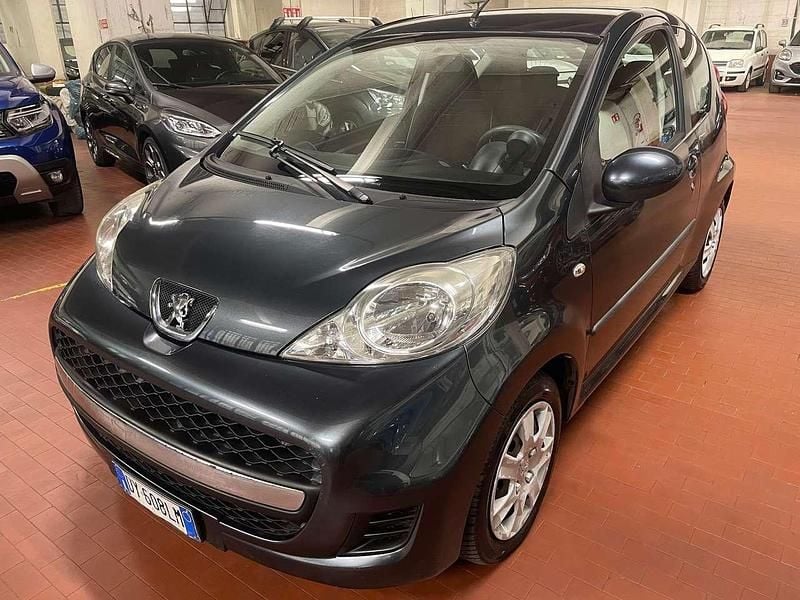 Usata Peugeot 107 Allure 68 CV (50 kW) 2009 Grigio Utilitaria